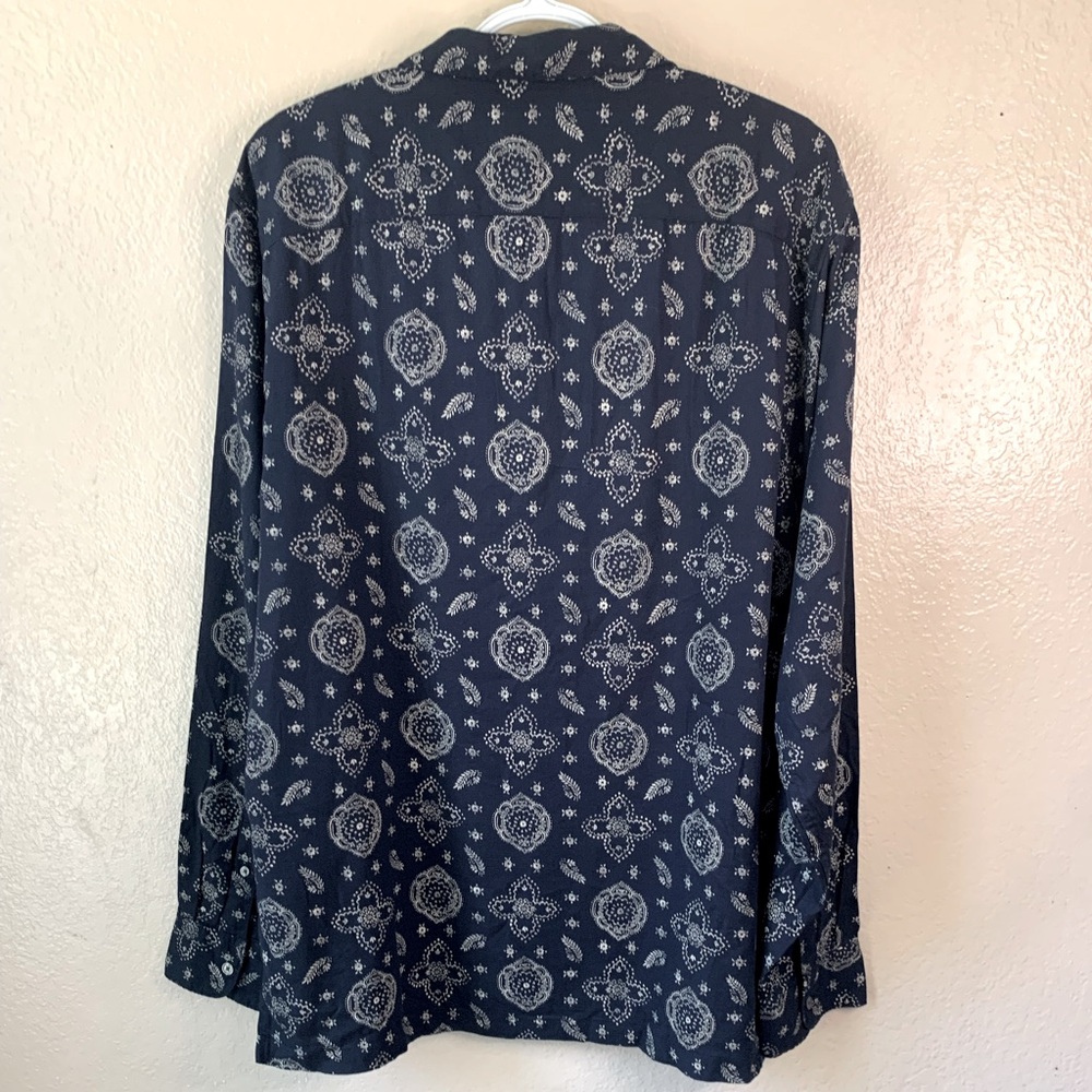Abercrombie & Fitch Blue Paisley Casual Button Down Long Sleeve Shirt Size XL - Picture 2 of 8
